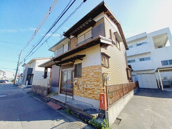 東富田町１４－１２貸家の物件外観写真